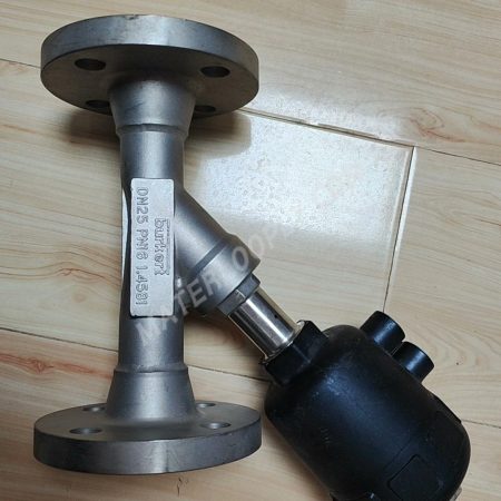 Burkert Pneumatic Angle Seat Valve 2000 A 25.0 PTFE VA 033; 7 pmed 16bar, DN25 PN16